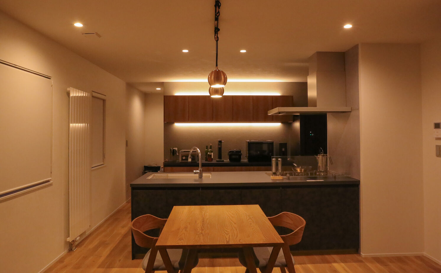 DAhome　(ディーエーホーム) 間取り図有　薪ストーブのある土間とリビングがつながる、木×アイアンがモダンなくつろぎ空間の建築実例画像9