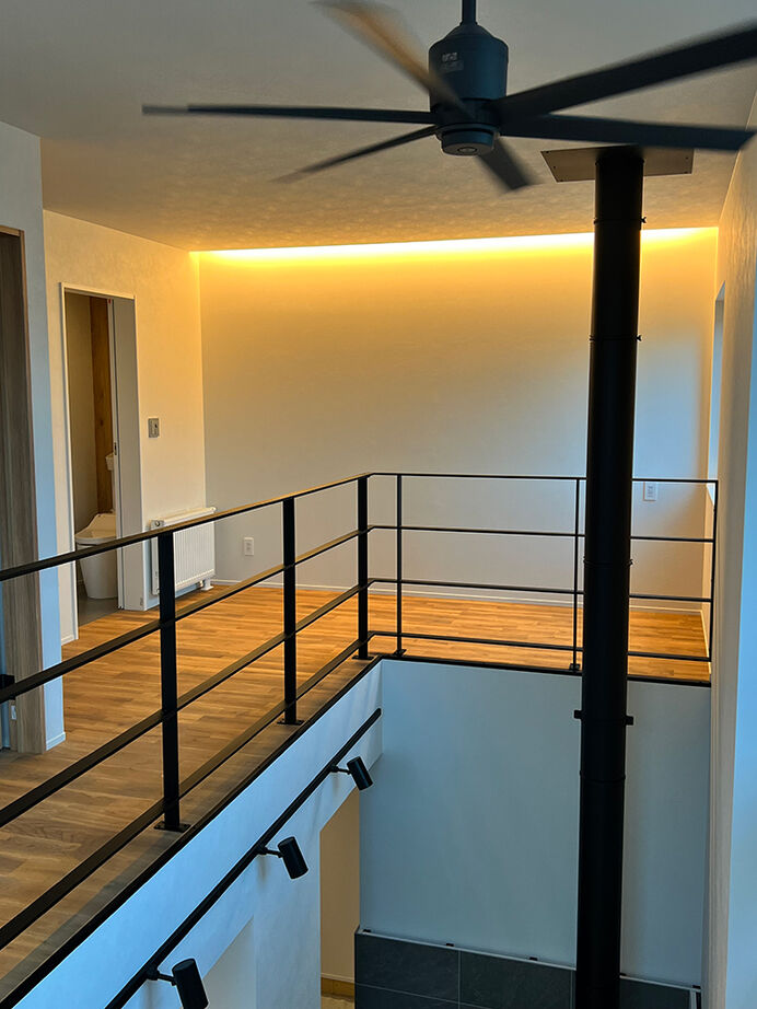 DAhome　(ディーエーホーム) 間取り図有　薪ストーブのある土間とリビングがつながる、木×アイアンがモダンなくつろぎ空間の建築実例画像11