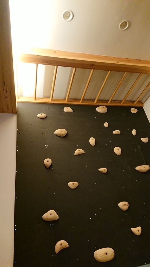 厚見建設工業 【2000万円台/岐阜市/間取り図有】造作キッチン、ボルダリング壁、中庭、わくわくが詰まった家の建築実例画像6