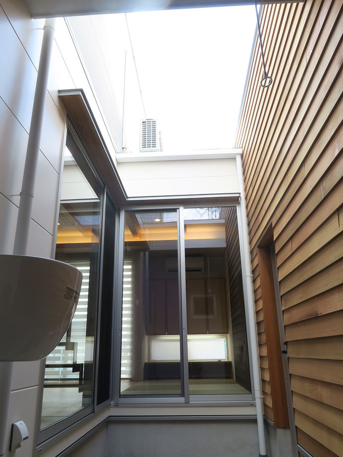 厚見建設工業 【2000万円台/岐阜市/間取り図有】造作キッチン、ボルダリング壁、中庭、わくわくが詰まった家の建築実例画像8