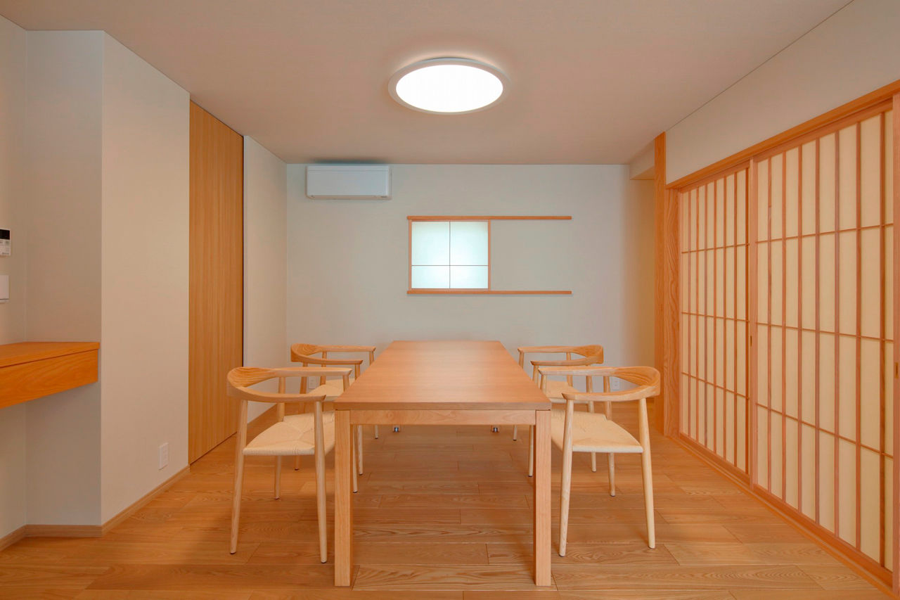 厚見建設工業 【平屋/インナーガレージ/間取図有】北棟＋南棟、2棟構成。シンプル＆品格を纏う大人のための平屋の建築実例画像5