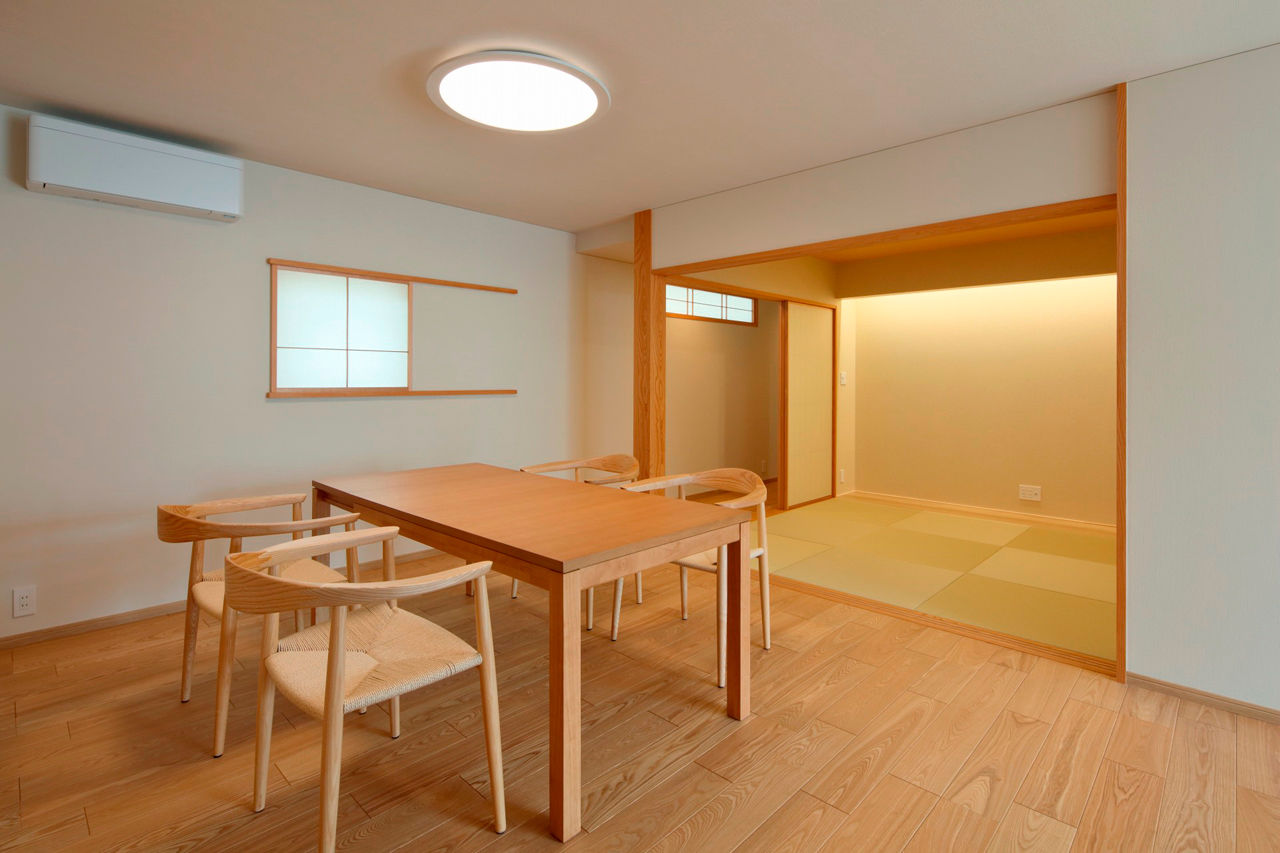 厚見建設工業 【平屋/インナーガレージ/間取図有】北棟＋南棟、2棟構成。シンプル＆品格を纏う大人のための平屋の建築実例画像6