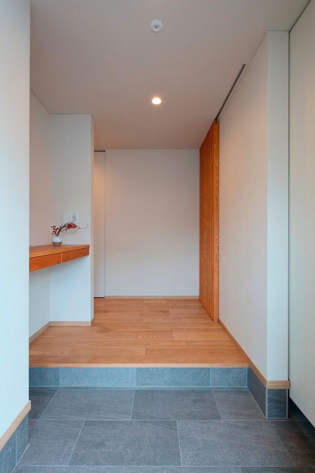 厚見建設工業 【平屋/インナーガレージ/間取図有】北棟＋南棟、2棟構成。シンプル＆品格を纏う大人のための平屋の建築実例画像9