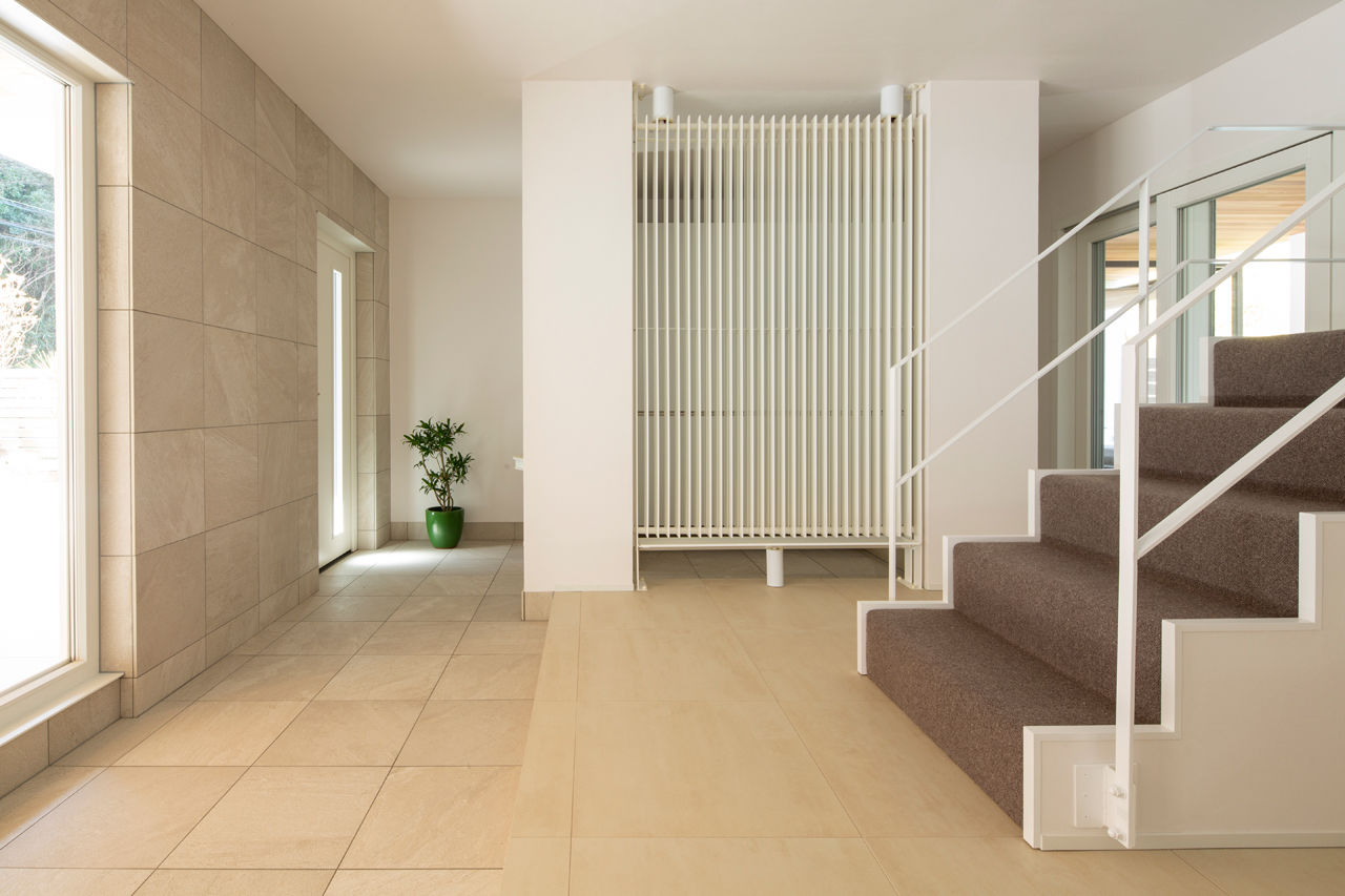 vacances東海 by stylecasa 【浜松市｜ビルトインガレージ×50坪｜間取り有】迎賓の間を1階に、絶景ダイニングを2階に構えた湖畔の邸宅の建築実例画像4