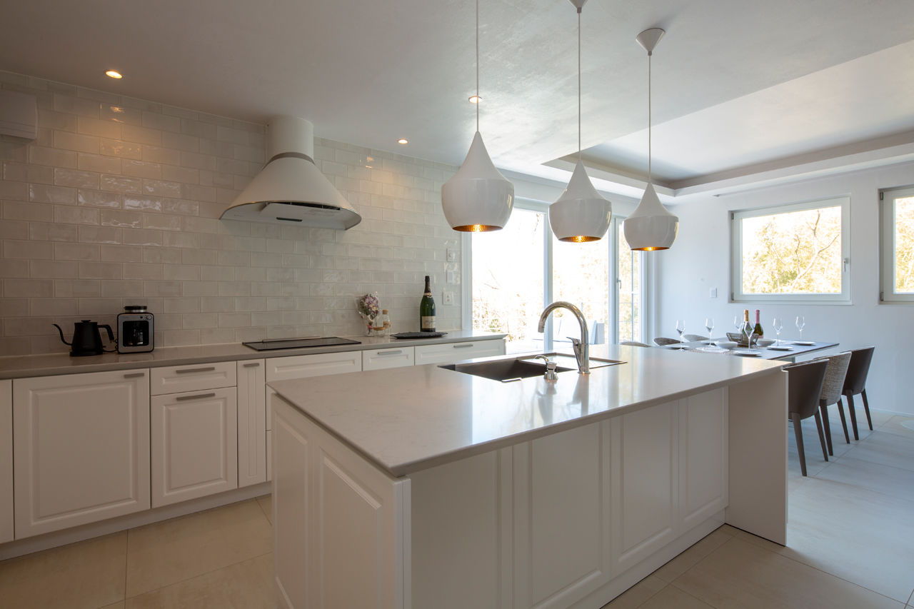 vacances東海 by stylecasa 【浜松市｜ビルトインガレージ×50坪｜間取り有】迎賓の間を1階に、絶景ダイニングを2階に構えた湖畔の邸宅の建築実例画像7