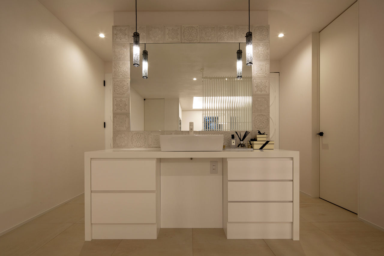 vacances東海 by stylecasa 【浜松市｜ビルトインガレージ×50坪｜間取り有】迎賓の間を1階に、絶景ダイニングを2階に構えた湖畔の邸宅の建築実例画像9