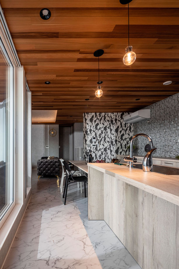 vacances東海 by stylecasa 【2階リビング×48坪】ハイブランドのショールームのような華やぎと、リゾートの寛ぎをともに愉しむ邸宅の建築実例画像6