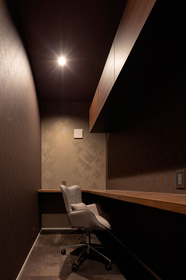 vacances東海 by stylecasa 【2階リビング×48坪】ハイブランドのショールームのような華やぎと、リゾートの寛ぎをともに愉しむ邸宅の建築実例画像9