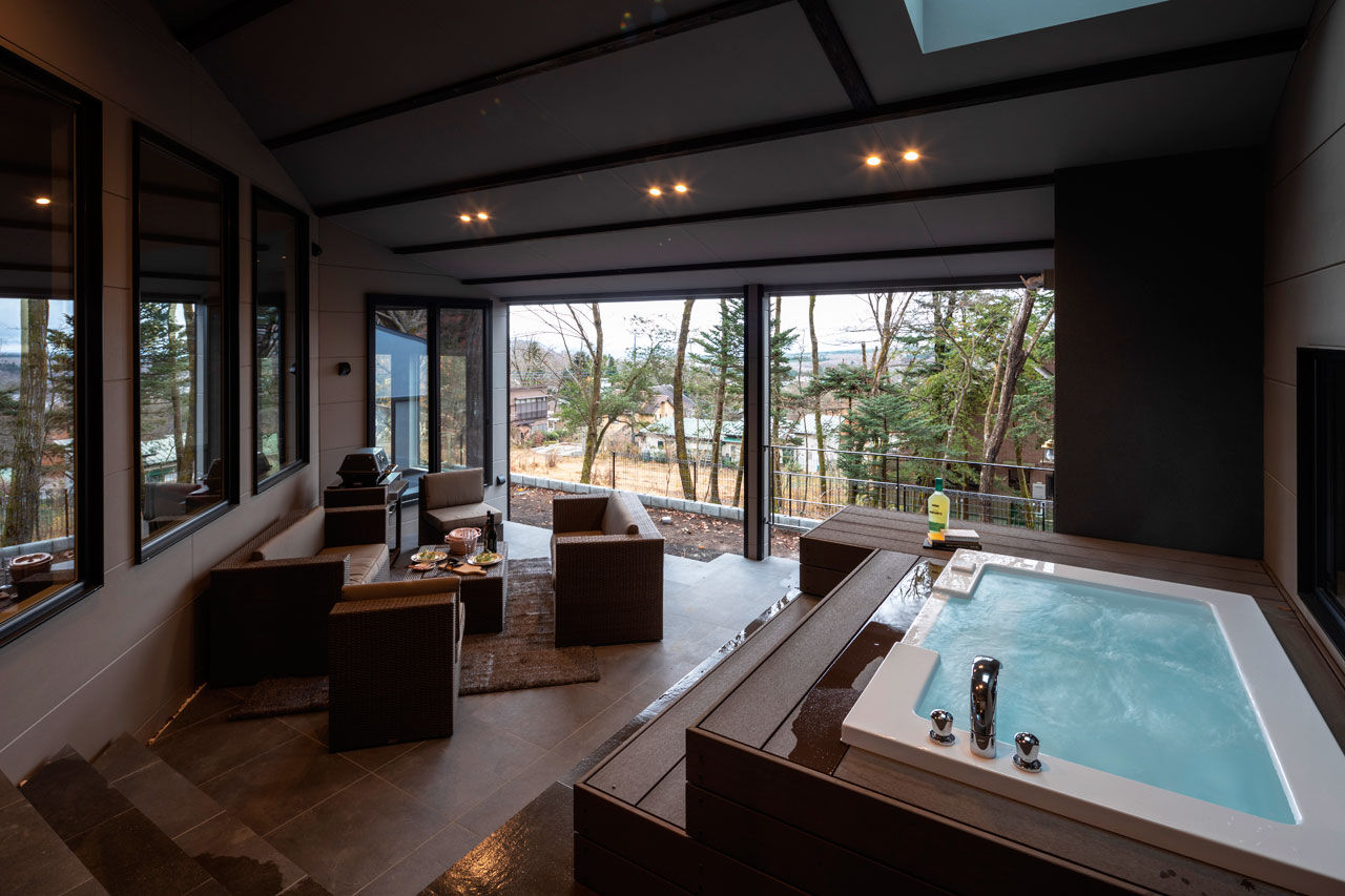 vacances東海 by stylecasa 【静岡県｜平屋×ビルトインガレージ×68坪｜間取り有】大自然の傾斜地を生かしたスキップフロアで視線広々の建築実例画像2