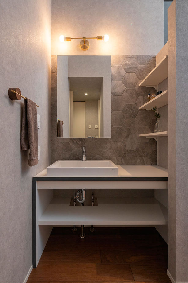 vacances東海 by stylecasa 【静岡県｜平屋×ビルトインガレージ×68坪｜間取り有】大自然の傾斜地を生かしたスキップフロアで視線広々の建築実例画像6