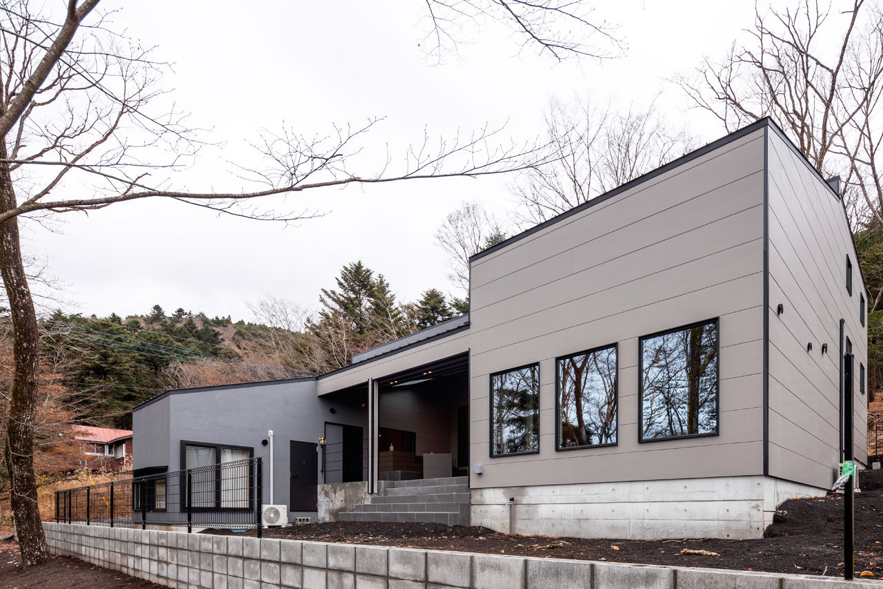 vacances東海 by stylecasa 【静岡県｜平屋×ビルトインガレージ×68坪｜間取り有】大自然の傾斜地を生かしたスキップフロアで視線広々の建築実例画像10