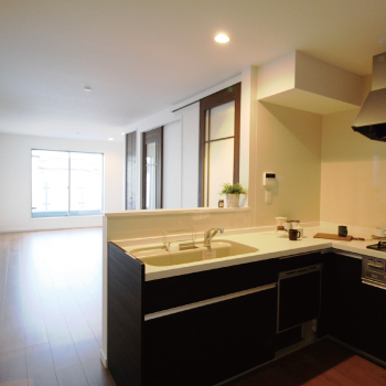 アトリエ・クラッセ 一級建築士事務所 京都・宇治│1000万円台｜25坪台｜間取図　狭小地でも駐車場を確保！理想的なかっこいい3階建ての家の建築実例画像4