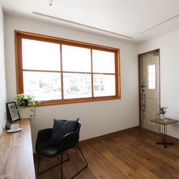 アトリエ・クラッセ 一級建築士事務所 京都・宇治│1000万円台│狭小│2階建て　念願の！プライベートを重視したおしゃれでかわいい店舗併用住宅の建築実例画像4