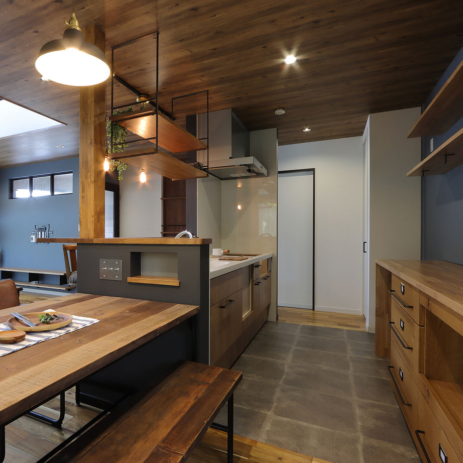 アトリエ・クラッセ 一級建築士事務所 京都｜2100万円台　天然木・造作を見せてヴィンテージ感を演出したインダストリアルハウスの建築実例画像3