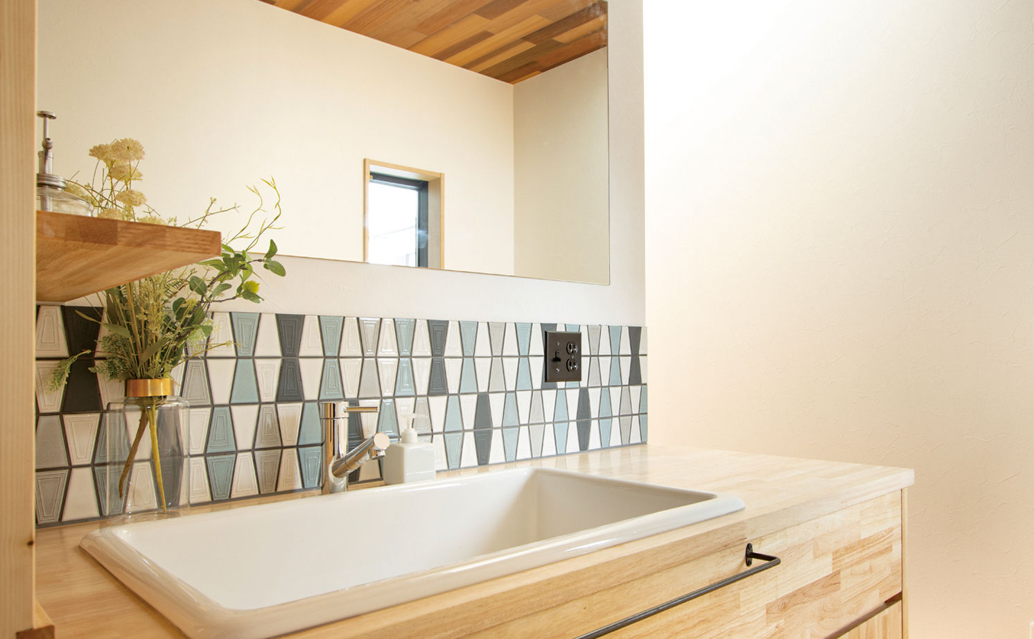 アトリエ・クラッセ 一級建築士事務所 京都｜1500万円～2000万円　平屋のようなどっしりとした重厚感のあるフォルムが美しい住まいの建築実例画像15