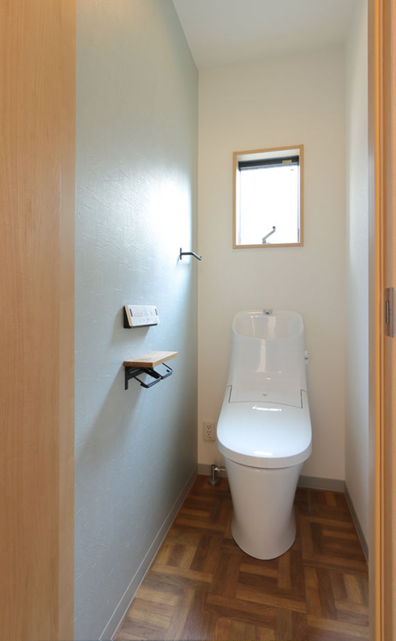 アトリエ・クラッセ 一級建築士事務所 京都｜1500万円～2000万円　平屋のようなどっしりとした重厚感のあるフォルムが美しい住まいの建築実例画像17