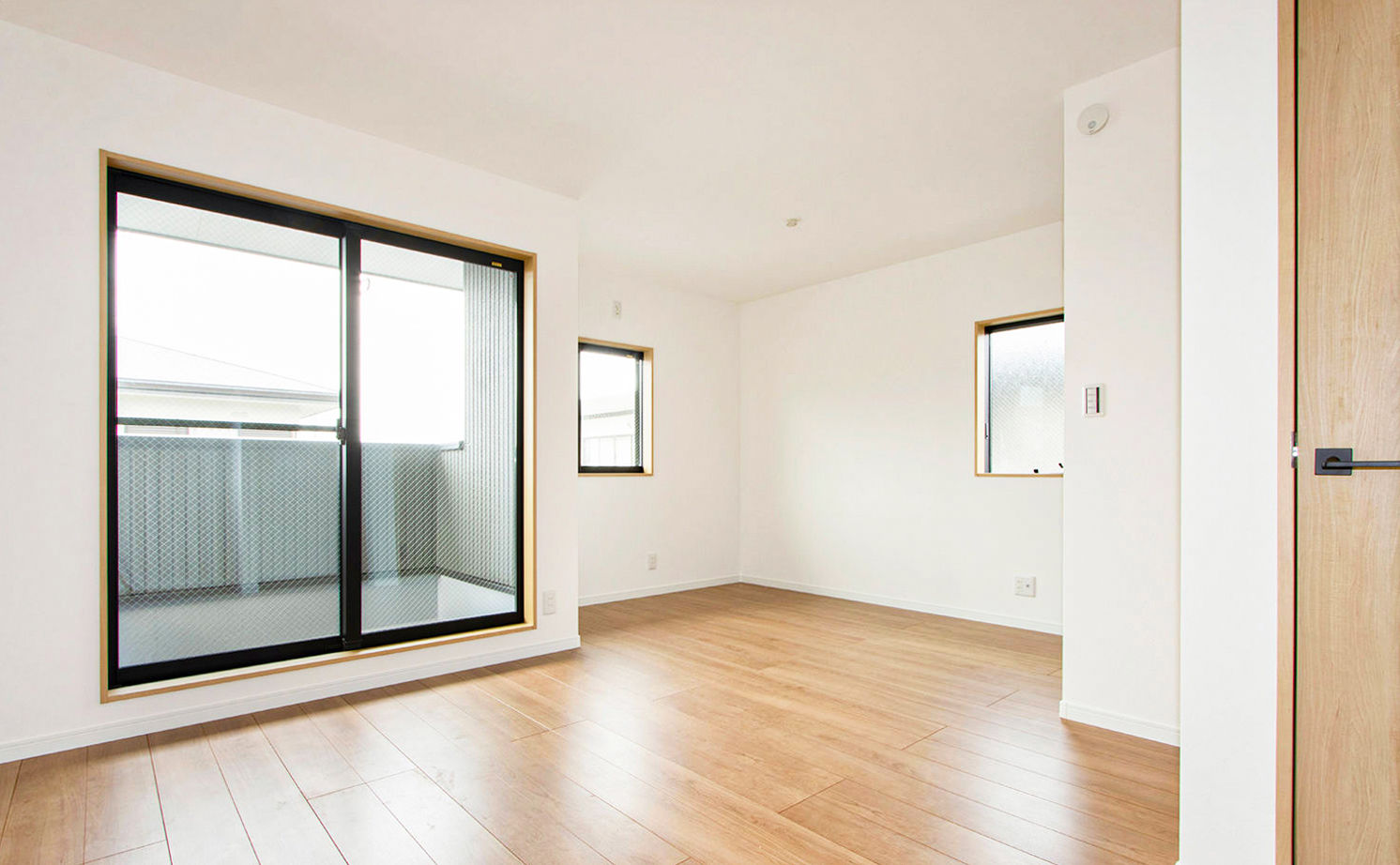 アトリエ・クラッセ 一級建築士事務所 京都｜1500万円～2000万円　平屋のようなどっしりとした重厚感のあるフォルムが美しい住まいの建築実例画像20