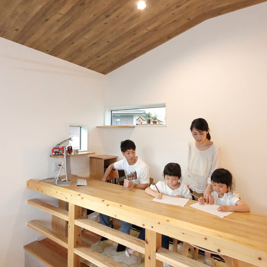 アトリエ・クラッセ 一級建築士事務所 京都・城陽｜2100万円台　中２階を設けた家族が触れ合える設計。愛猫もイキイキと暮らせる理想の住まいにの建築実例画像7