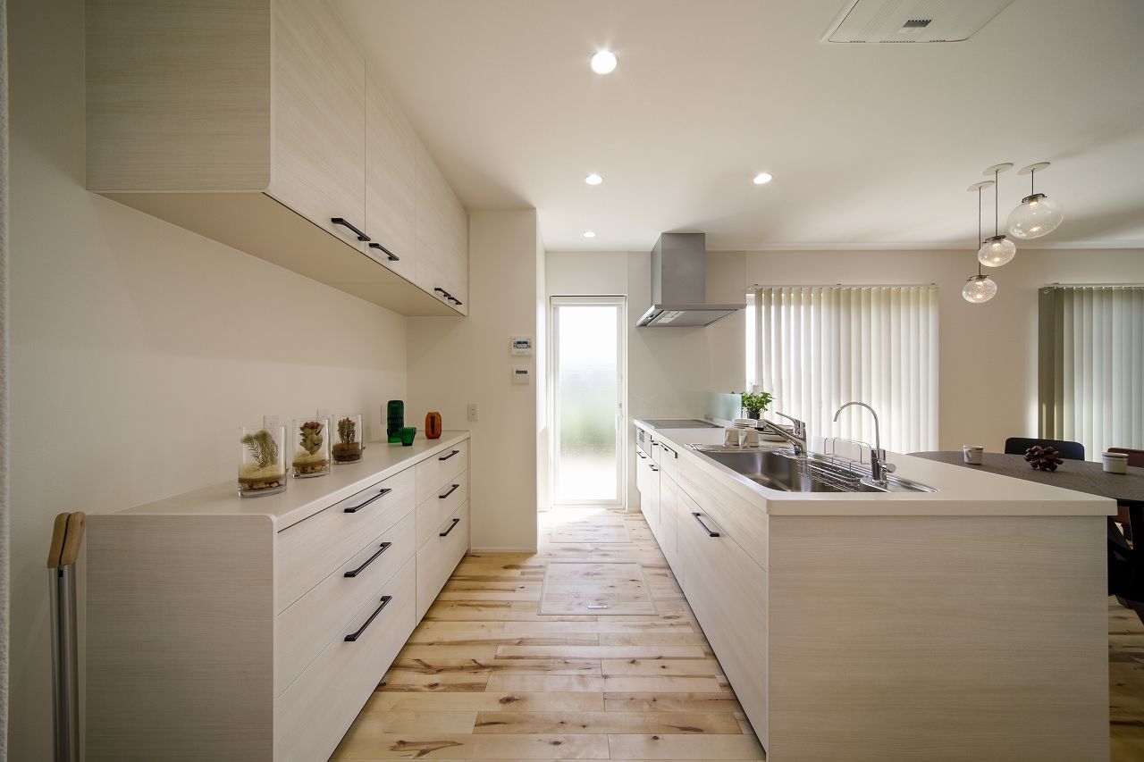 ａｄｈｏｕｓｅ（アドハウス） 清潔感あるホワイトに木がよく映える、開放的なLDKと高性能を両立した家の建築実例画像5