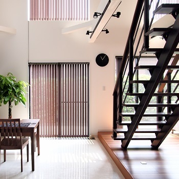 ユニバーサルホーム 家族の暮らしを優しく包むおおらかな空間を持つ家の建築実例画像1