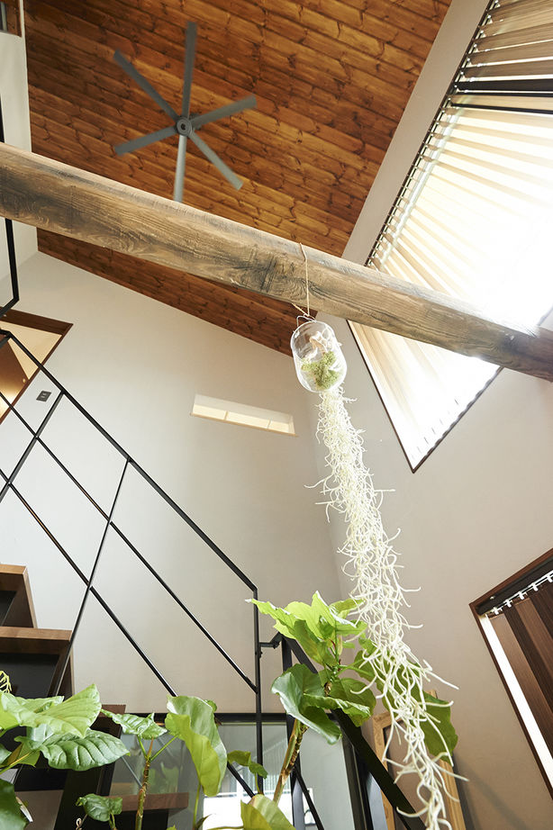 ユニバーサルホーム 　【間取図/無垢床&床暖房/ダウンフロアリビング】自然素材の温もりが心地いいアンティークスタイルの建築実例画像6