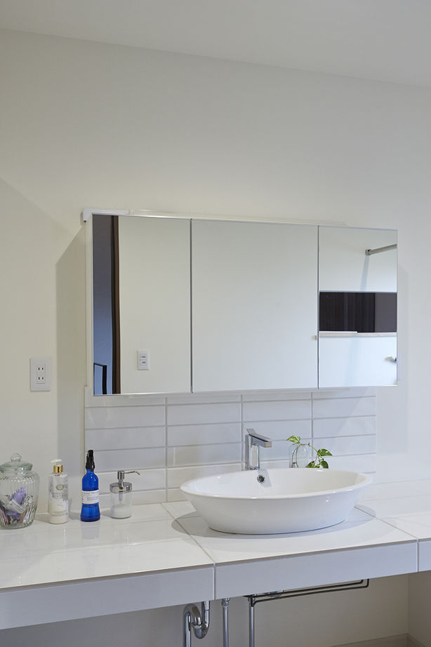 ユニバーサルホーム 　【間取図/無垢床&床暖房/ダウンフロアリビング】自然素材の温もりが心地いいアンティークスタイルの建築実例画像10