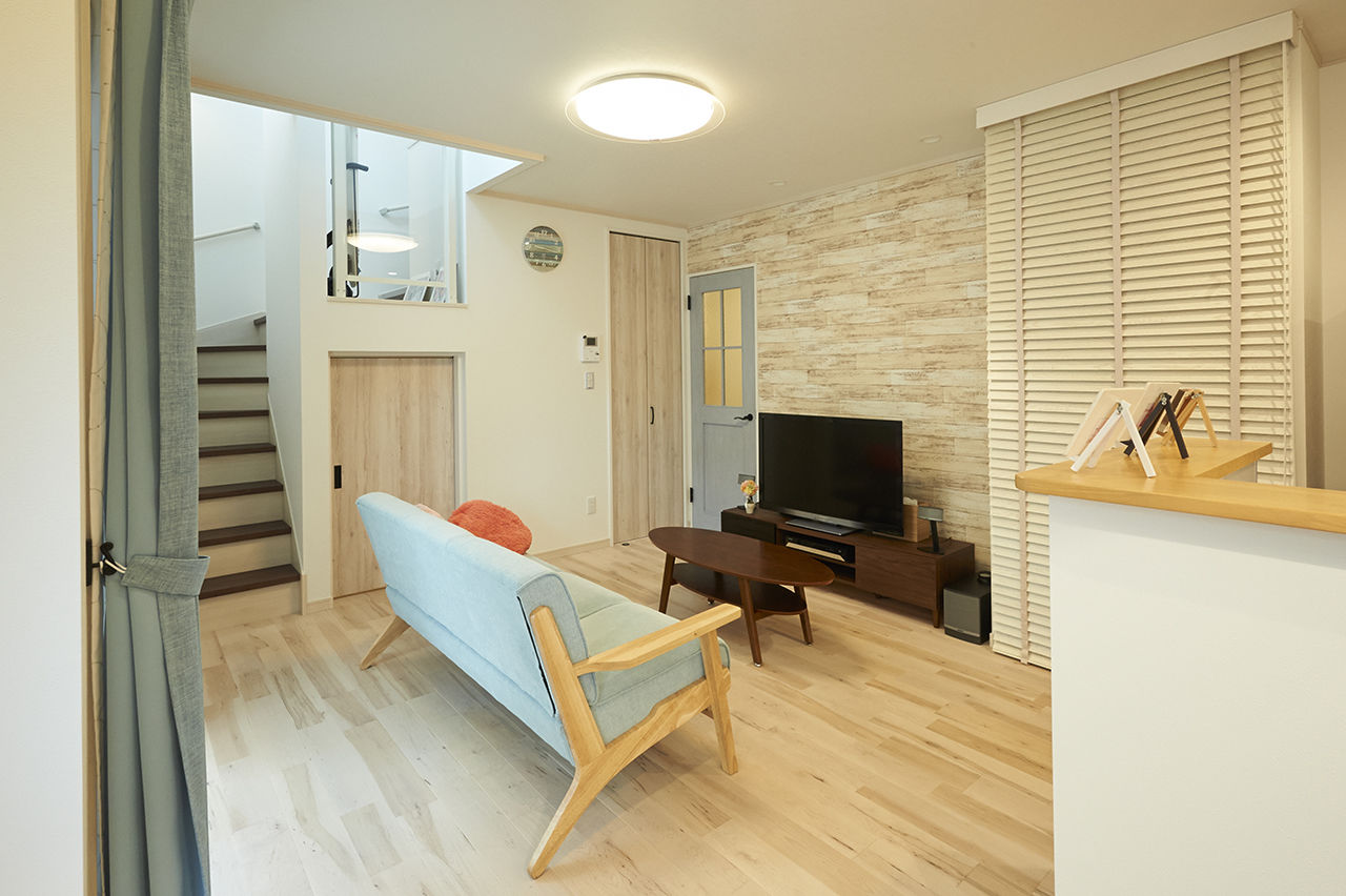 ユニバーサルホーム 【間取図/無垢床&床暖房/スキップフロア】子どもも大人も快適で楽しい！遊び心と温もりの家の建築実例画像1