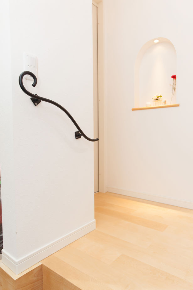 ユニバーサルホーム 【間取図/無垢床&床暖房/フレンチカントリー】天然木とニッチと雑貨で完成！カフェ風ナチュラルハウスの建築実例画像5