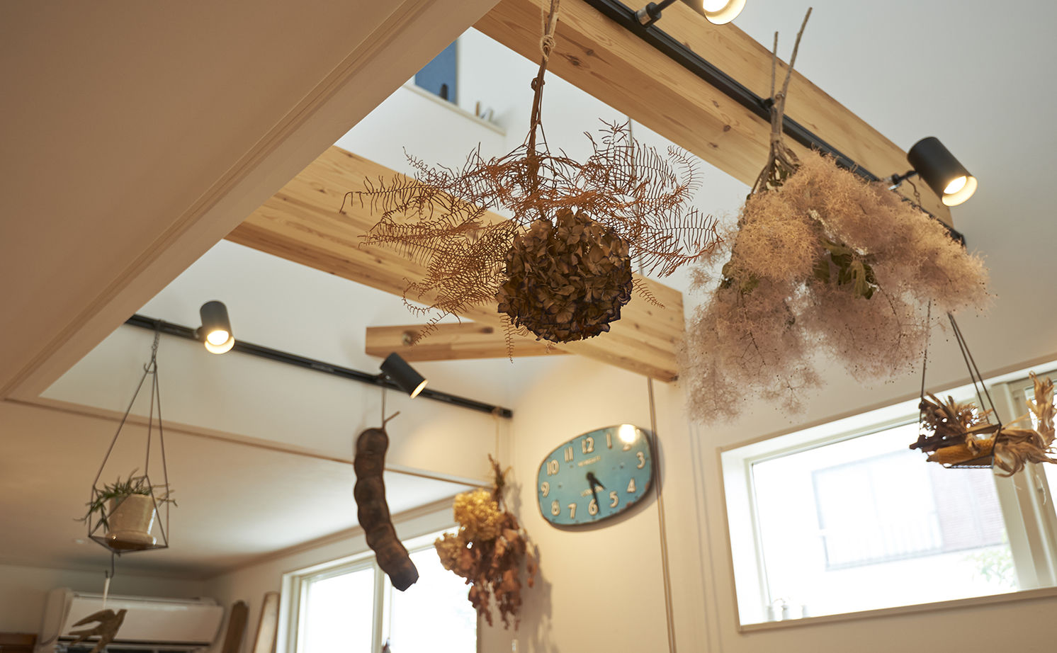 ユニバーサルホーム 【間取図/無垢床&床暖房/男前スタイル】自由設計を満喫したナチュラル＆ヴィンテージなデザイン空間の建築実例画像5