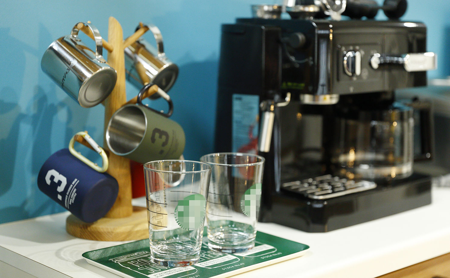 ユニバーサルホーム 【間取図/無垢床&床暖房/西海岸風】トレーニングやバイクいじりが楽しい土間空間とスケルトン階段が自慢の建築実例画像8