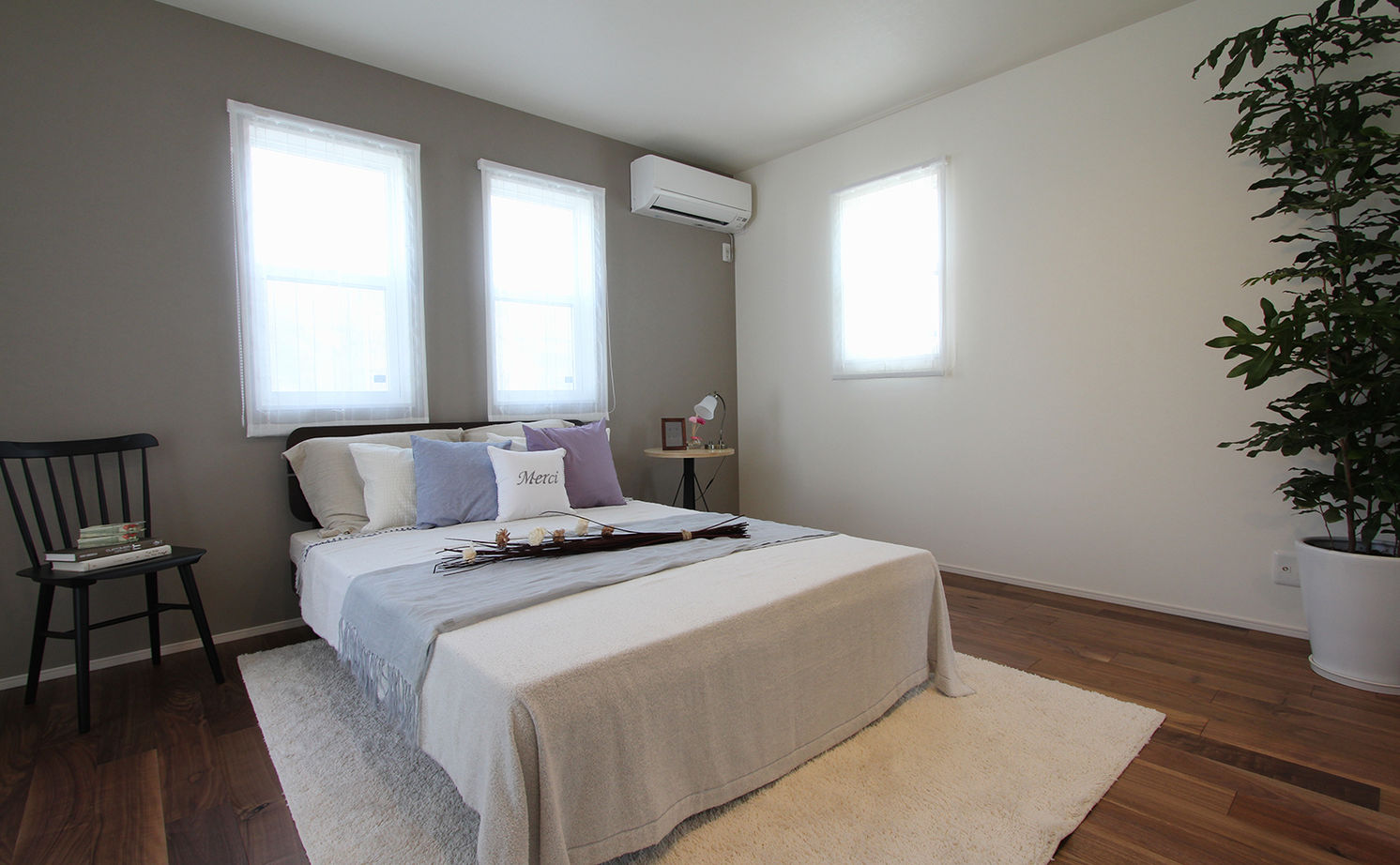 ユニバーサルホーム 【間取図/無垢床&床暖房/家カフェ風/ヌック】30坪台のコンパクトな家でのびのびと豊かに暮らすの建築実例画像4