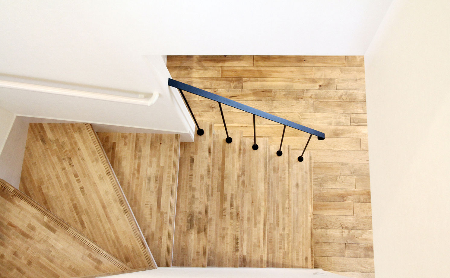 ユニバーサルホーム 【間取図/無垢床&床暖房/家カフェ風/ヌック】30坪台のコンパクトな家でのびのびと豊かに暮らすの建築実例画像8