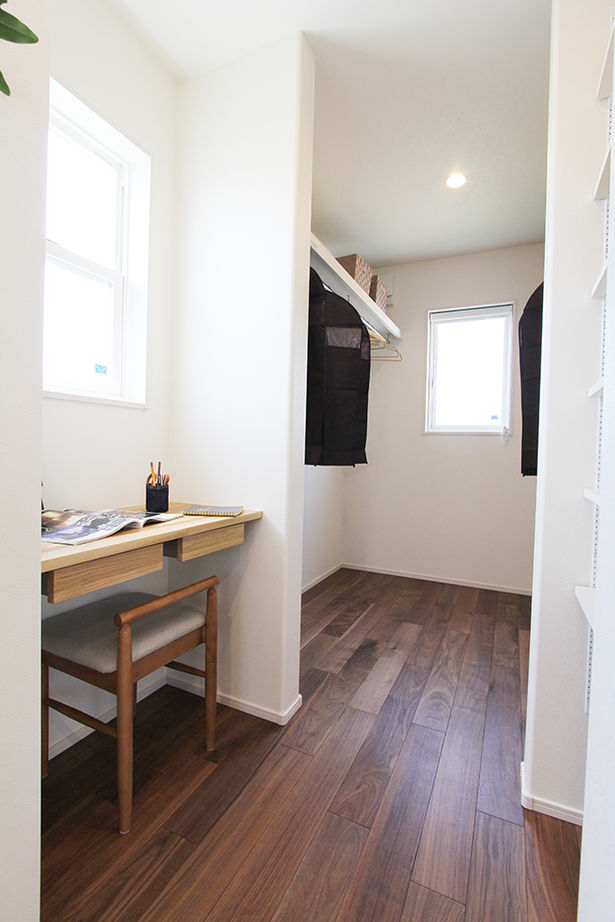 ユニバーサルホーム 【間取図/無垢床&床暖房/家カフェ風/ヌック】30坪台のコンパクトな家でのびのびと豊かに暮らすの建築実例画像11