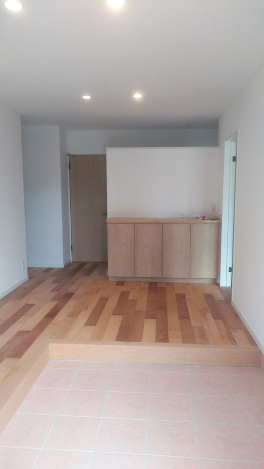 ユニバーサルホーム 【間取図/床暖房＆無垢床/二世帯住宅】親・子2家族がお互いを尊重しながら助け合える完全分離の二世帯住宅の建築実例画像3