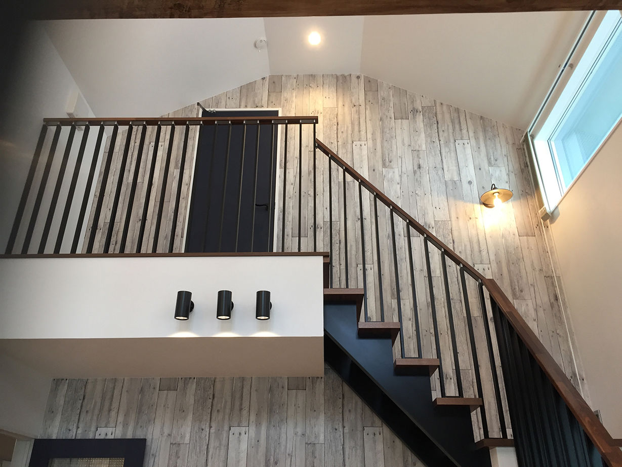 ユニバーサルホーム 【間取図/床暖房/アメリカンハウス/カバードポーチ】米軍ハウスをイメージしたヴィンテージ感覚の平屋風の建築実例画像6