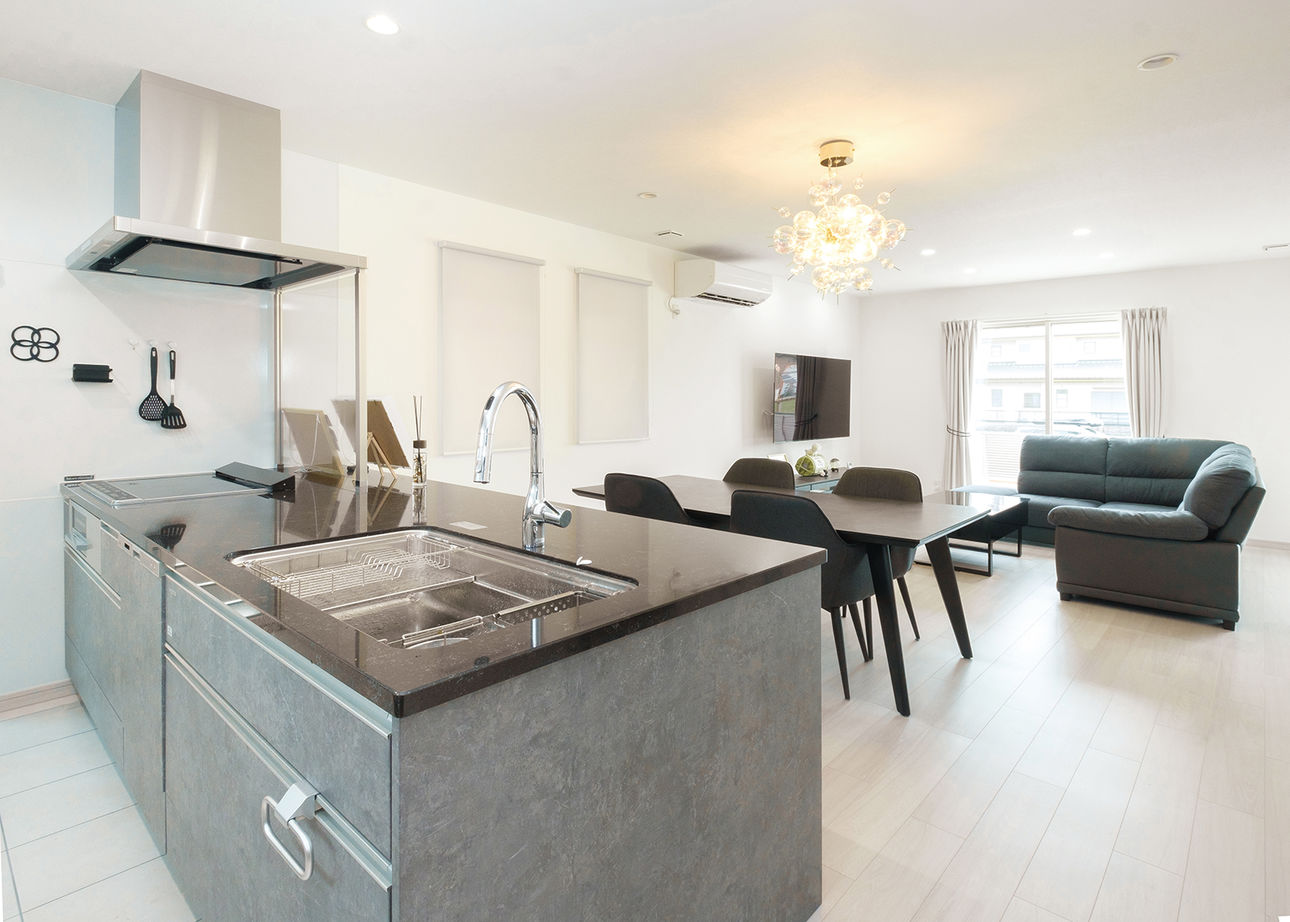 ユニバーサルホーム 【2500～2999万円／収納充実／家事動線】行き止まりのない間取り。ワンフロアでも過ごせる快適ライフの建築実例画像3