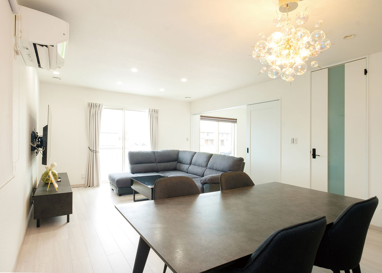 ユニバーサルホーム 【2500～2999万円／収納充実／家事動線】行き止まりのない間取り。ワンフロアでも過ごせる快適ライフの建築実例画像4