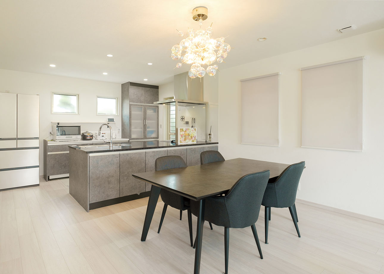 ユニバーサルホーム 【2500～2999万円／収納充実／家事動線】行き止まりのない間取り。ワンフロアでも過ごせる快適ライフの建築実例画像6