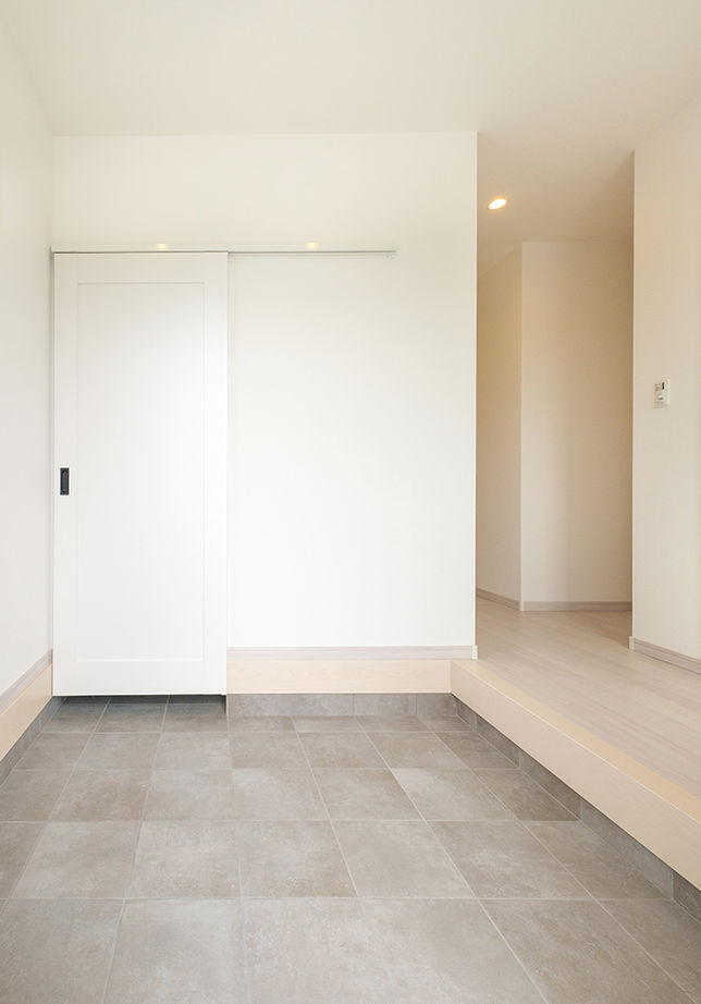 ユニバーサルホーム 【2500～2999万円／収納充実／家事動線】行き止まりのない間取り。ワンフロアでも過ごせる快適ライフの建築実例画像17