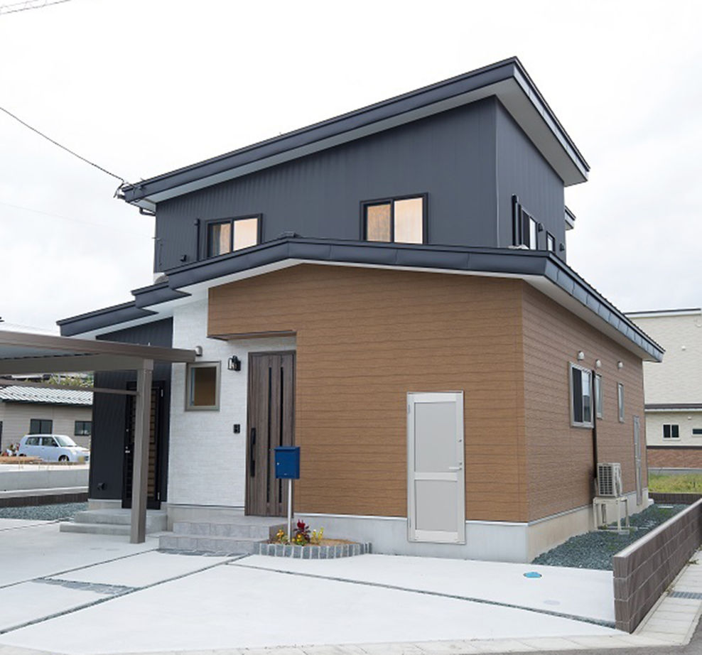 ユニバーサルホーム 【カフェ風／5LDK／家事動線】デザインや家事動線にこだわった、スタイリッシュなカフェ風の5LDKの住まいの建築実例画像3