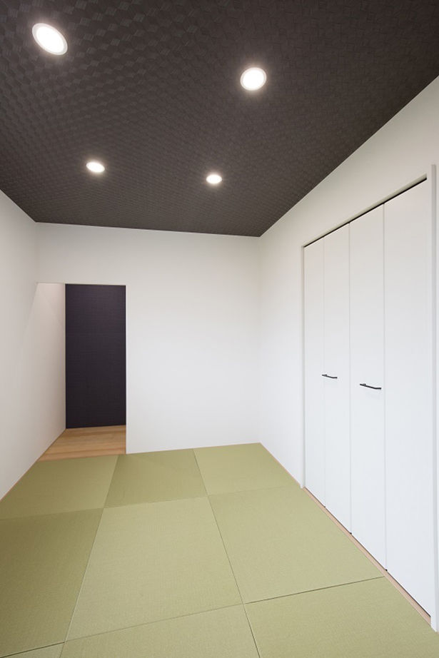 ユニバーサルホーム 【カフェ風／5LDK／家事動線】デザインや家事動線にこだわった、スタイリッシュなカフェ風の5LDKの住まいの建築実例画像5