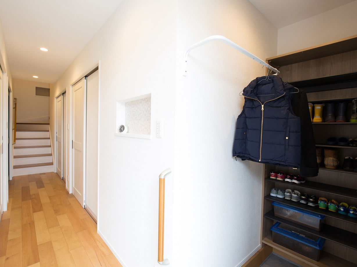 ユニバーサルホーム 【カフェ風／5LDK／家事動線】デザインや家事動線にこだわった、スタイリッシュなカフェ風の5LDKの住まいの建築実例画像13