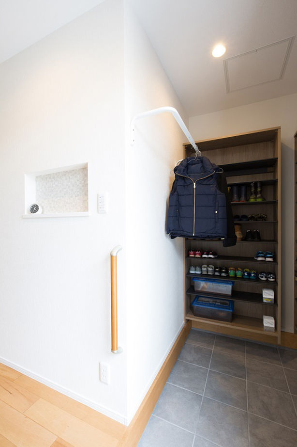 ユニバーサルホーム 【カフェ風／5LDK／家事動線】デザインや家事動線にこだわった、スタイリッシュなカフェ風の5LDKの住まいの建築実例画像14