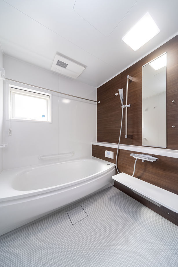 ユニバーサルホーム 【家事ラク動線／充実収納／無垢床・床暖房】子育て期間も将来的にも快適に過ごせる工夫が満載の建築実例画像15