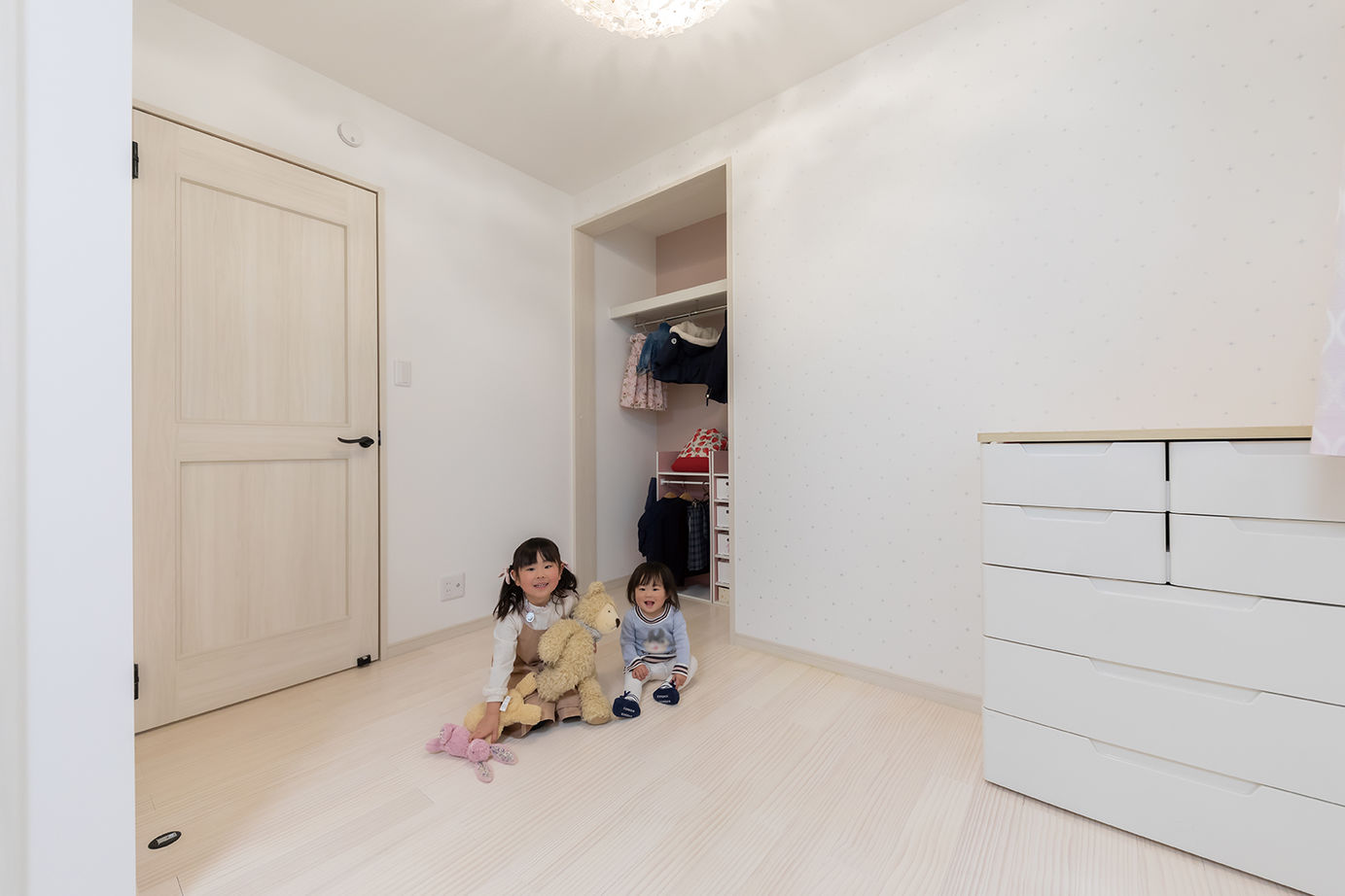 ユニバーサルホーム 【2500万円～2999万円／平屋／ロフト／間取図有】家事動線＆外は2℃でもエアコン不要のあったか快適ライフの建築実例画像7