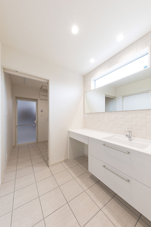 ユニバーサルホーム 【2500万円～2999万円／平屋／ロフト／間取図有】家事動線＆外は2℃でもエアコン不要のあったか快適ライフの建築実例画像9