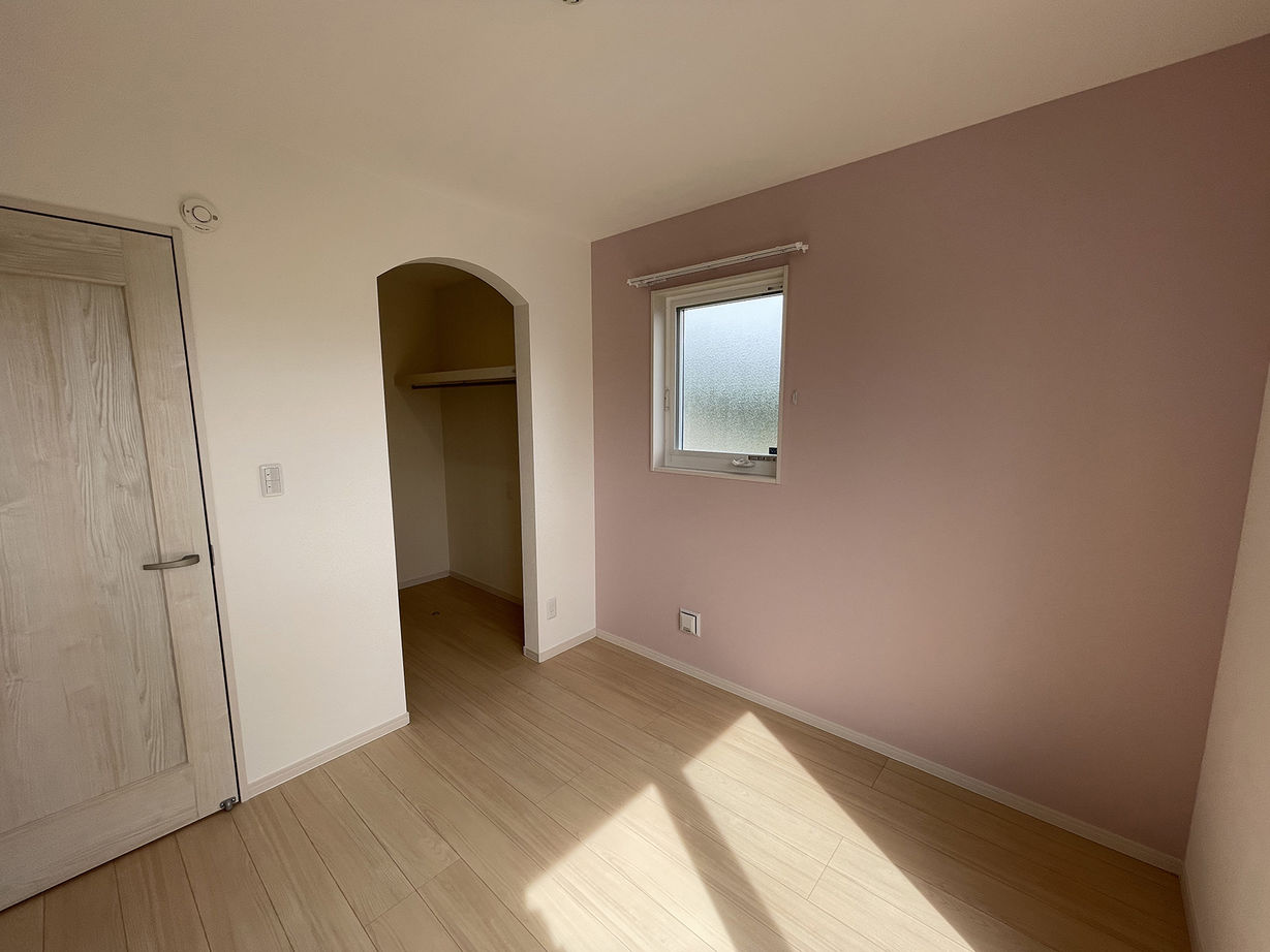 ユニバーサルホーム 【1760万円／ランドリースペース／吹抜／間取図有】“快適アイテム”を詰め込んだ家族がつながる家の建築実例画像4