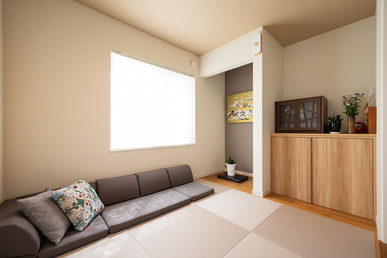 ユニバーサルホーム 【2000万円台／平屋／勾配天井／間取図】夫婦にとって気持ちいい！快適+安心、収納上手なロフト付き平屋の建築実例画像6