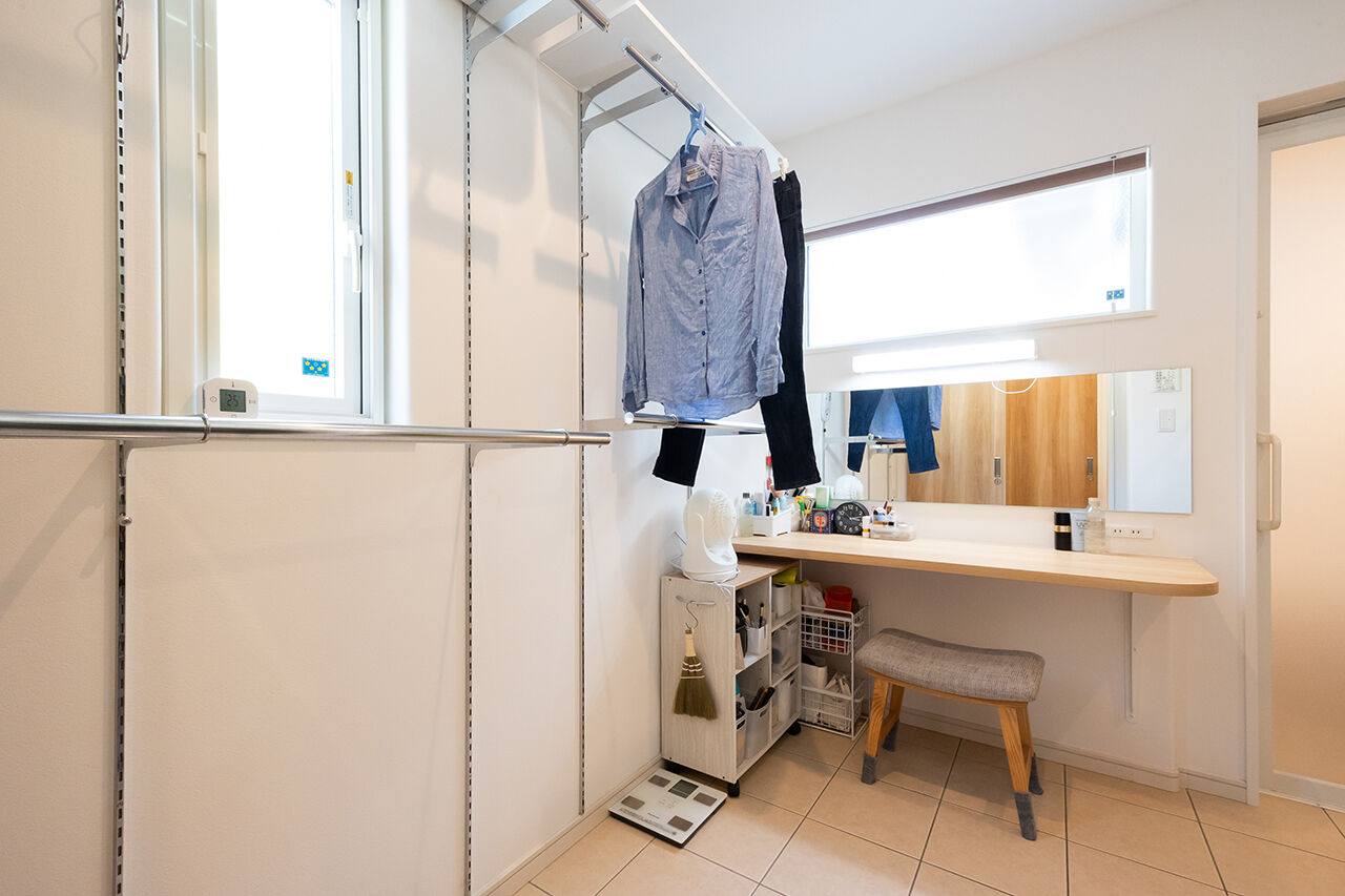 ユニバーサルホーム 【2000万円台／平屋／勾配天井／間取図】夫婦にとって気持ちいい！快適+安心、収納上手なロフト付き平屋の建築実例画像9