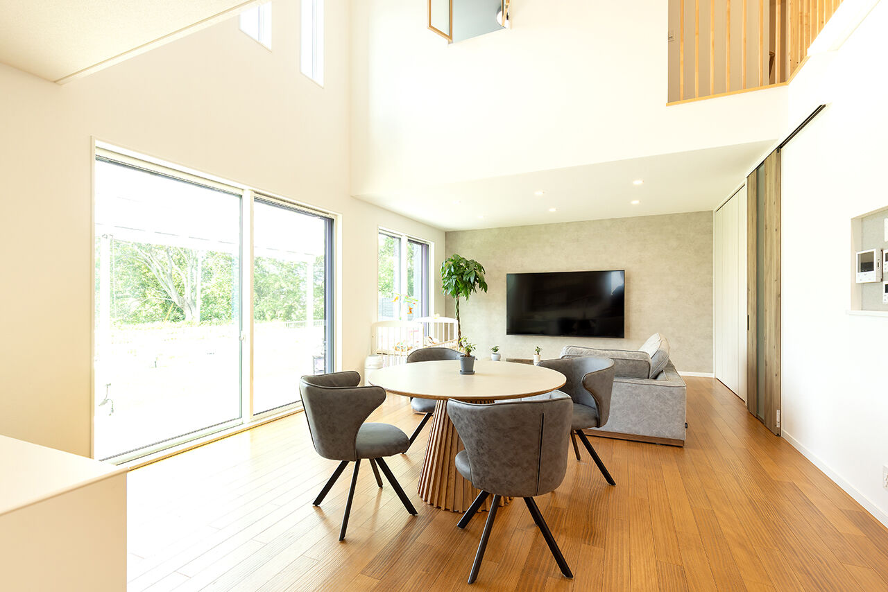 ユニバーサルホーム 【大きな吹き抜け／ドッグスペース＆ドッグラン／約30畳のLDK】２匹のボーダー・コリーと楽しく暮らす家の建築実例画像5